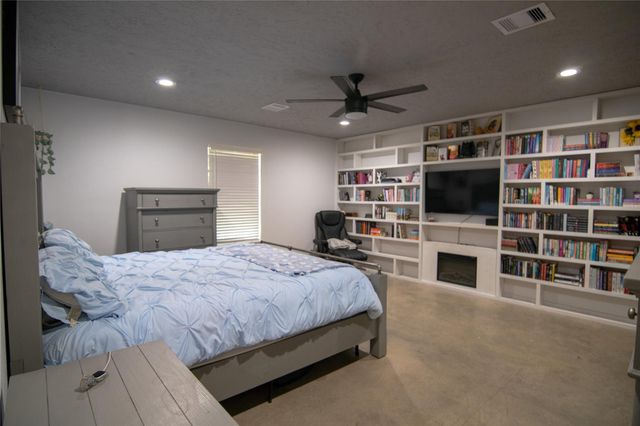 107 County Road 409, Sweeny, TX 77480