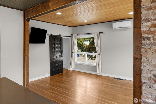 300 S 1st Street, Roslyn, WA 98941