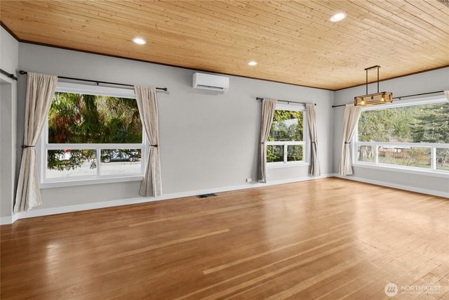 300 S 1st Street, Roslyn, WA 98941