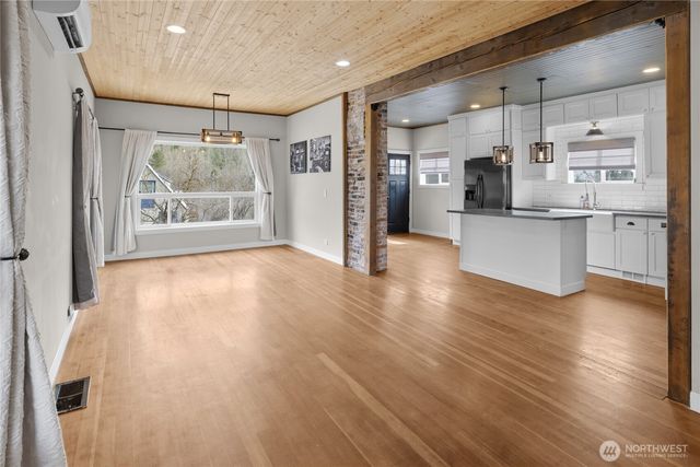 300 S 1st Street, Roslyn, WA 98941