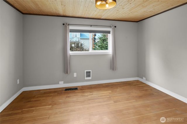 300 S 1st Street, Roslyn, WA 98941