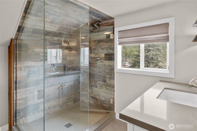 300 S 1st Street, Roslyn, WA 98941