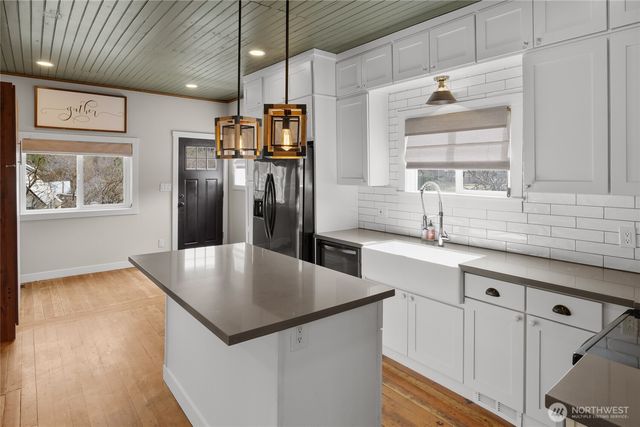 300 S 1st Street, Roslyn, WA 98941