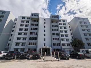 9001 SW 77th Ave C704, Miami, FL 33156