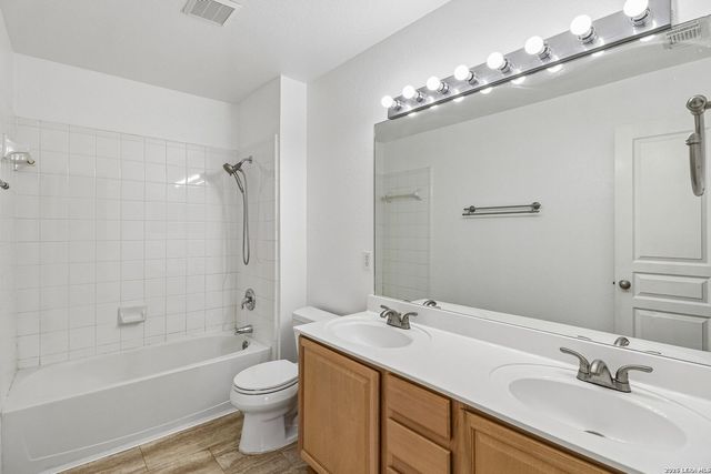 11238 JADE SPG, San Antonio, TX 78249