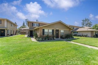 978 W Calle Del Sol 2, Azusa, CA 91702