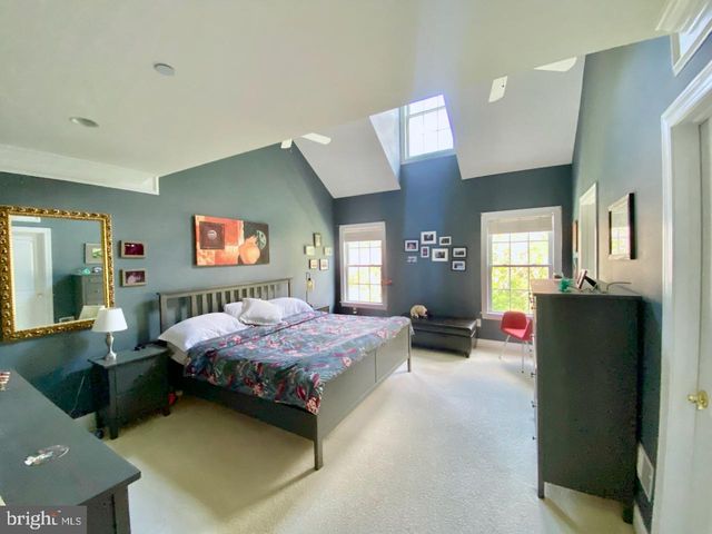 120 VICTORIA SQ, Media, PA 19063