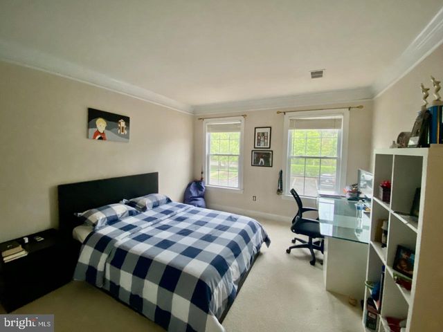 120 VICTORIA SQ, Media, PA 19063