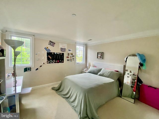 120 VICTORIA SQ, Media, PA 19063