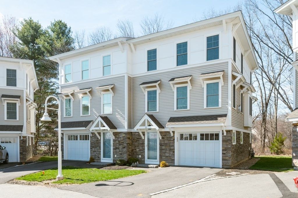 21 Hines Way 21, Newburyport, MA 01950