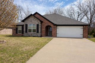 805 Chesterfield Drive, Webb City, MO 64870