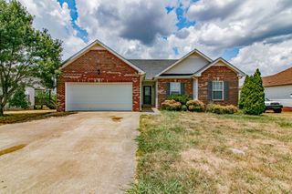 988 Chardea Ct, Clarksville, TN 37040