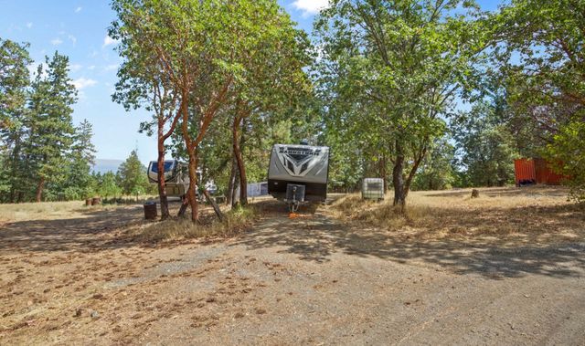 300 Arrowhead Pass, Jacksonville, OR 97530