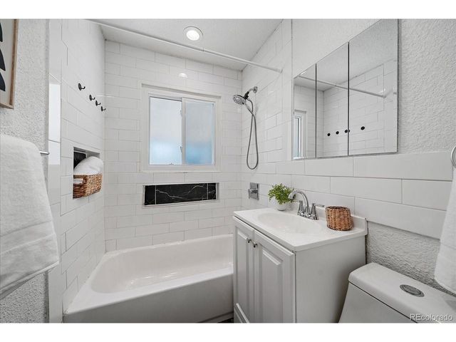 750 Kenton St, Aurora, CO 80010