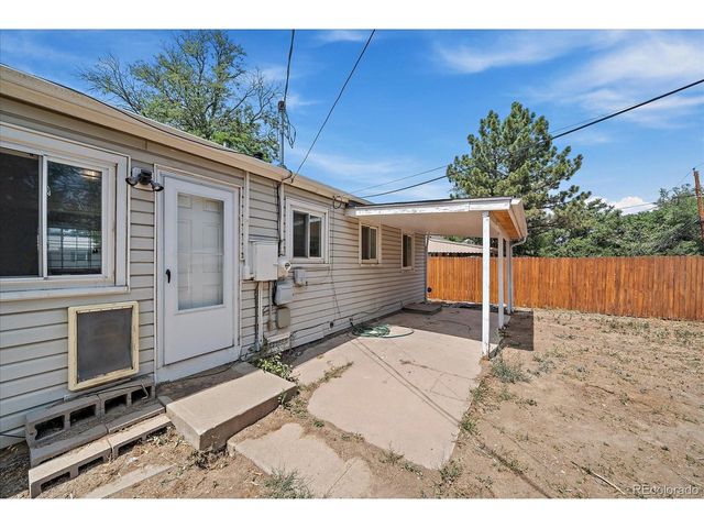 750 Kenton St, Aurora, CO 80010