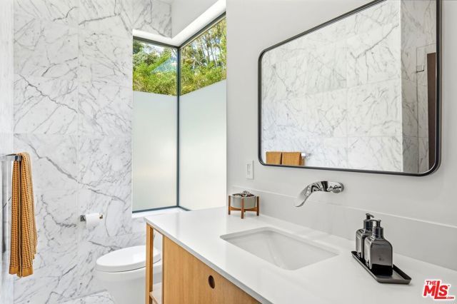 28222 Via Acero Street, Malibu, CA 90265