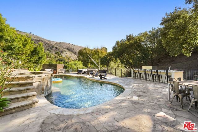 28222 Via Acero Street, Malibu, CA 90265