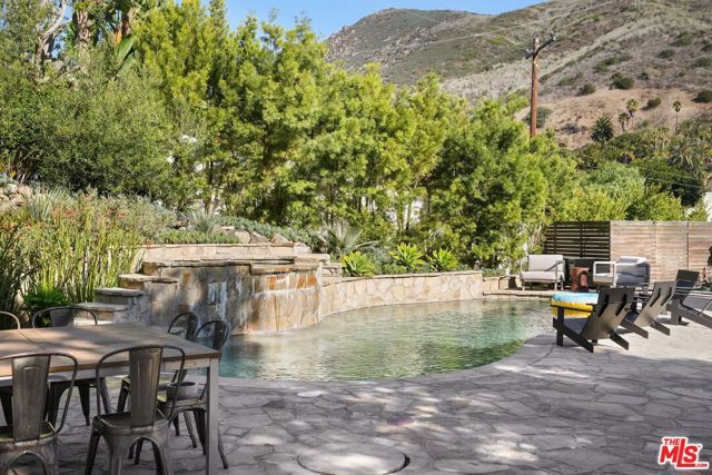 28222 Via Acero Street, Malibu, CA 90265