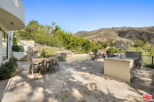 28222 Via Acero Street, Malibu, CA 90265