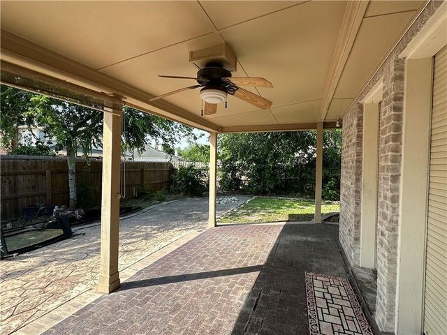 7421 Lake Neuchatel Dr, Corpus Christi, TX 78413