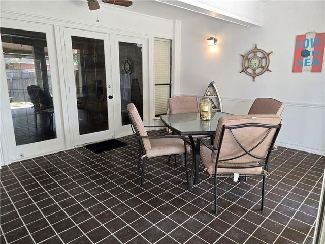 7421 Lake Neuchatel Dr, Corpus Christi, TX 78413