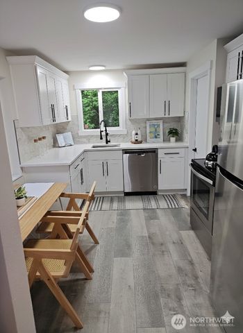 1147 Aberdeen Avenue NE, Renton, WA 98056