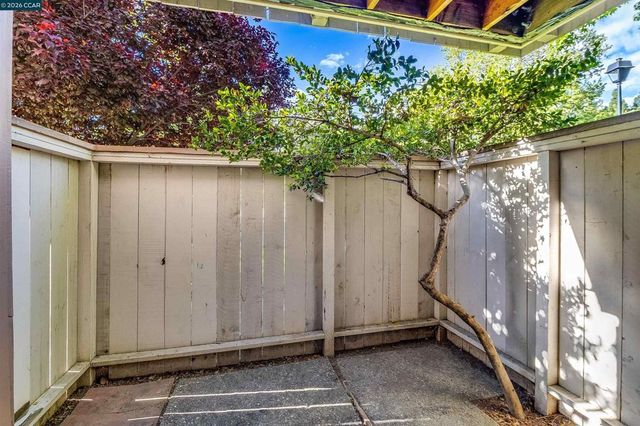 375 Camelback Rd 4, Pleasant Hill, CA 94523