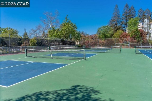 375 Camelback Rd 4, Pleasant Hill, CA 94523