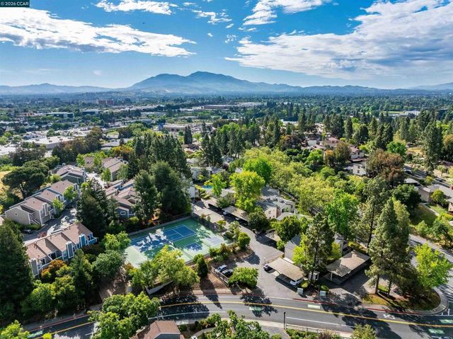 375 Camelback Rd 4, Pleasant Hill, CA 94523