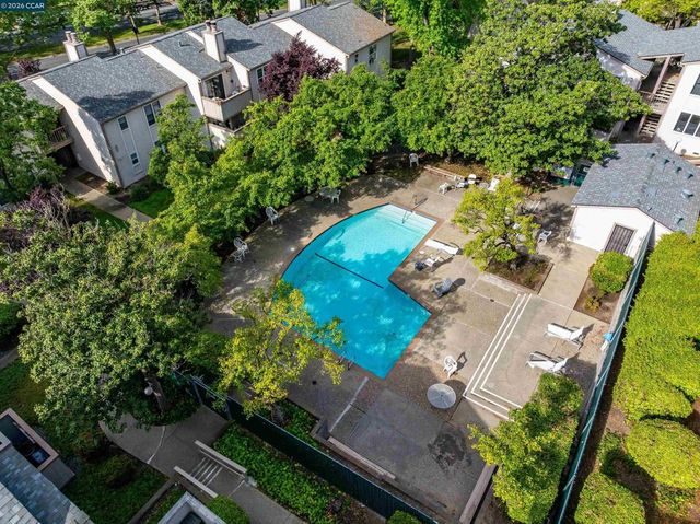 375 Camelback Rd 4, Pleasant Hill, CA 94523