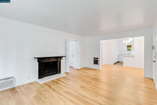 375 Camelback Rd 4, Pleasant Hill, CA 94523