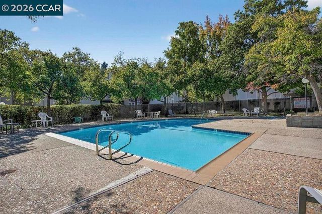 375 Camelback Rd 4, Pleasant Hill, CA 94523