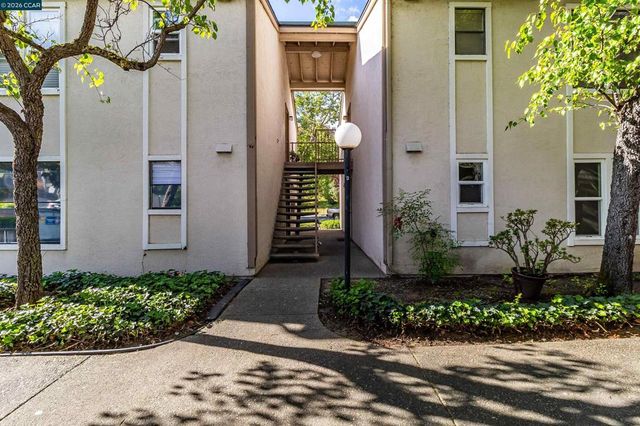 375 Camelback Rd 4, Pleasant Hill, CA 94523