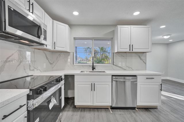 8400 NW 7th St, Pembroke Pines, FL 33024