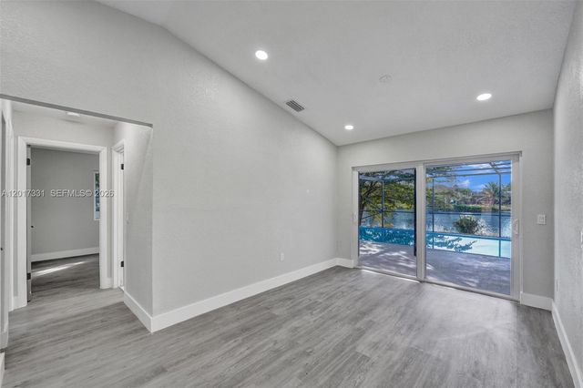 8400 NW 7th St, Pembroke Pines, FL 33024
