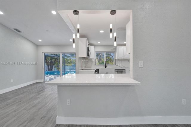 8400 NW 7th St, Pembroke Pines, FL 33024