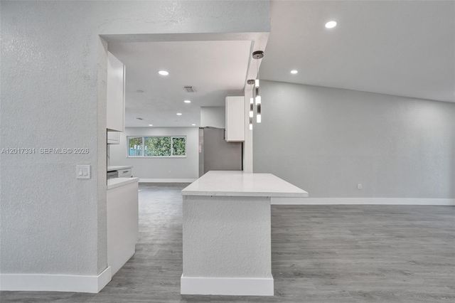 8400 NW 7th St, Pembroke Pines, FL 33024