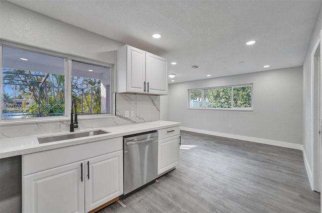 8400 NW 7th St, Pembroke Pines, FL 33024