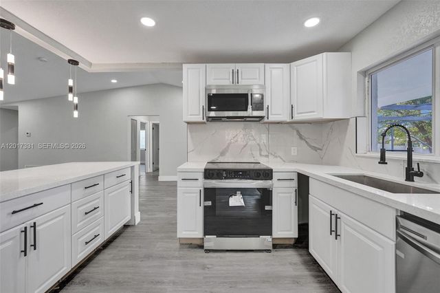 8400 NW 7th St, Pembroke Pines, FL 33024