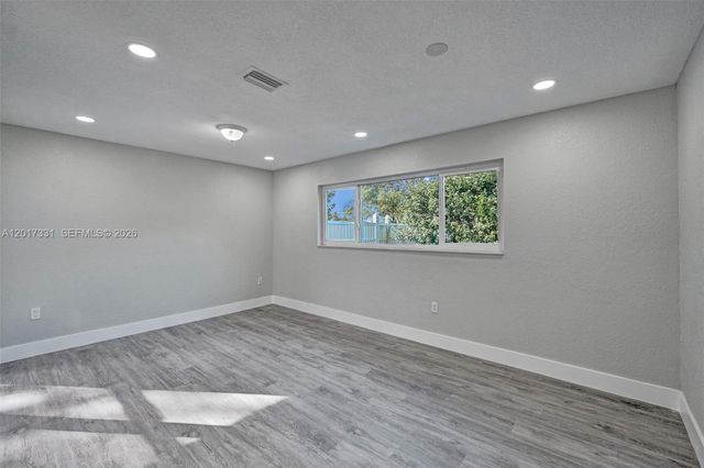 8400 NW 7th St, Pembroke Pines, FL 33024