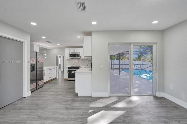 8400 NW 7th St, Pembroke Pines, FL 33024