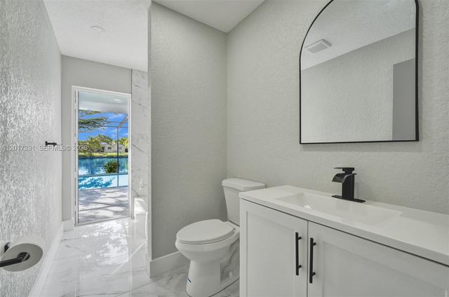 8400 NW 7th St, Pembroke Pines, FL 33024