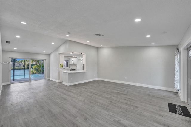 8400 NW 7th St, Pembroke Pines, FL 33024