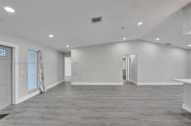 8400 NW 7th St, Pembroke Pines, FL 33024