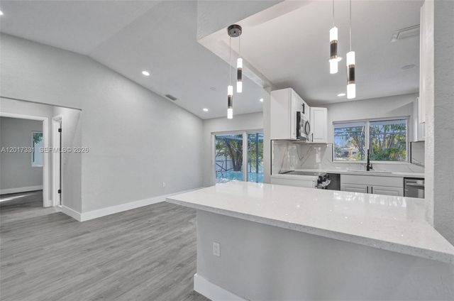 8400 NW 7th St, Pembroke Pines, FL 33024