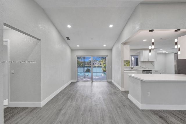 8400 NW 7th St, Pembroke Pines, FL 33024