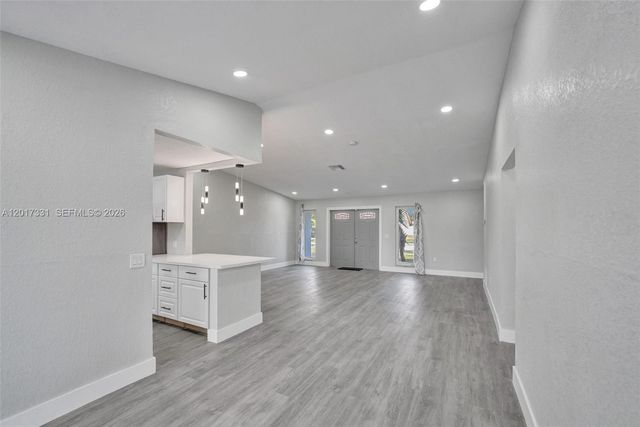 8400 NW 7th St, Pembroke Pines, FL 33024