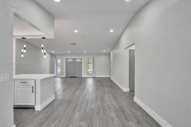 8400 NW 7th St, Pembroke Pines, FL 33024