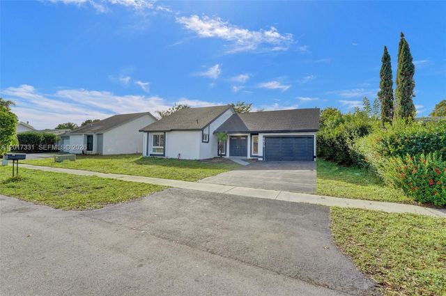 8400 NW 7th St, Pembroke Pines, FL 33024