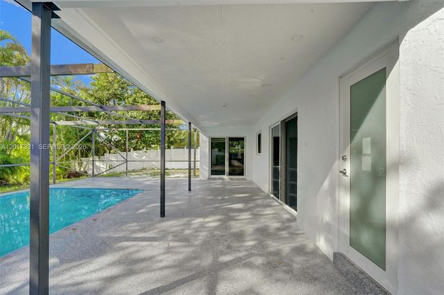 8400 NW 7th St, Pembroke Pines, FL 33024